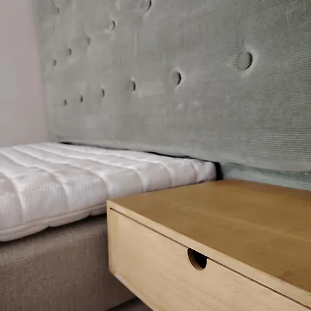 Apartamento Tilava Yksioe Parvekkeella *