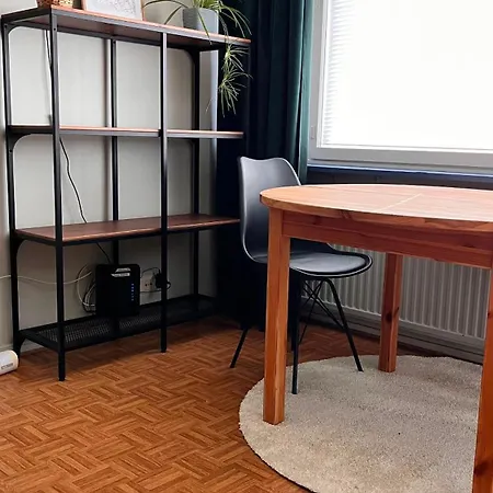Tilava Yksioe Parvekkeella